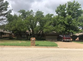 1512 S Rodgers Dr, Graham, TX 76450