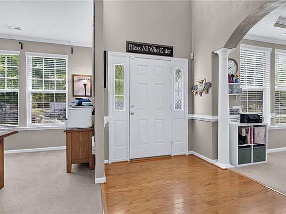 4th image of 215 Tracy Dr