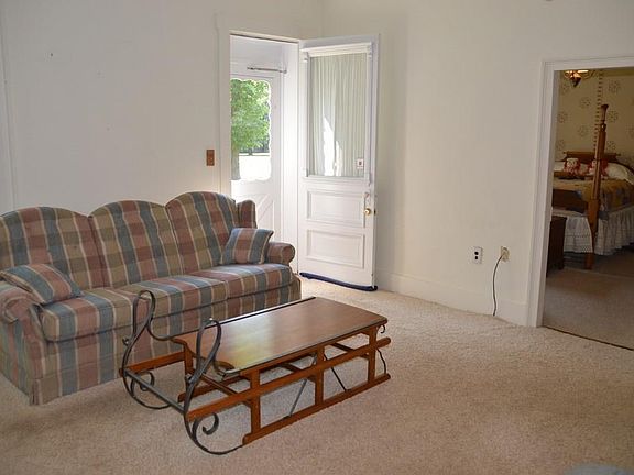 3rd image of 6935 Frederick Pike