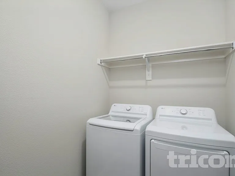 2537 Finch Hollow Dr — Photo 14