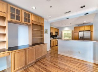 2520 Robinhood St APT 403, Houston, TX 77005