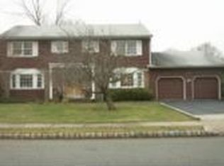 31 Club Rd, Fairfield, NJ 07004