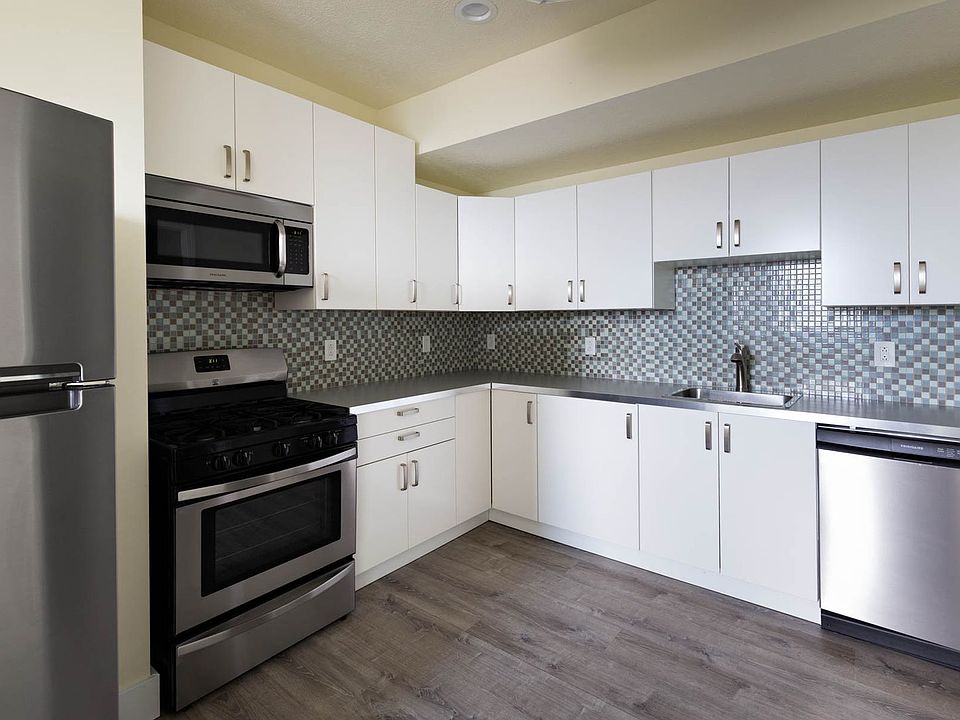 Updated 3BR 2 full bath Apartment 1400 Fernleaf St Pittsburgh PA Zillow