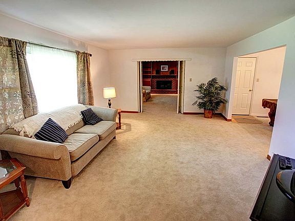 5th image of 2646 Edwin Dr
