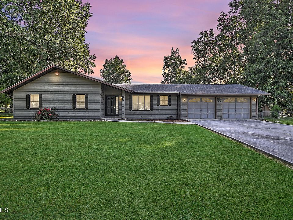 1st image of 409 Greenland Ln