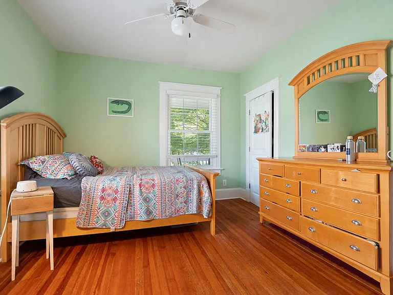 613 Elm St — Photo 13