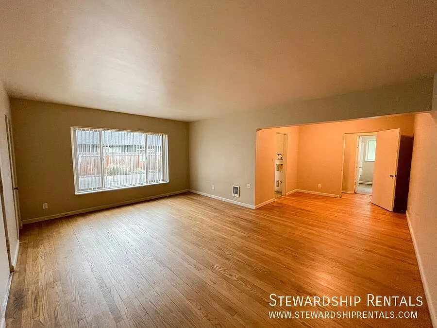 Building Photo - 350 E 18th Ave #2