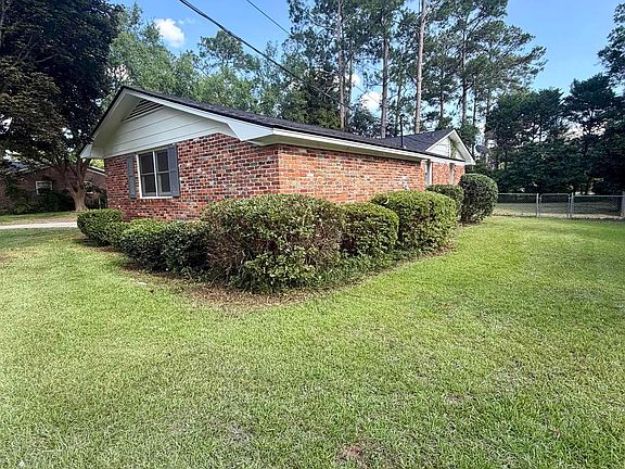 5th image of 1100 Pine Needle Dr