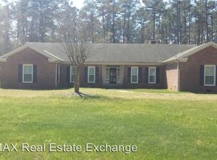 108 Bee Gee Rd, Lumberton, NC 28358