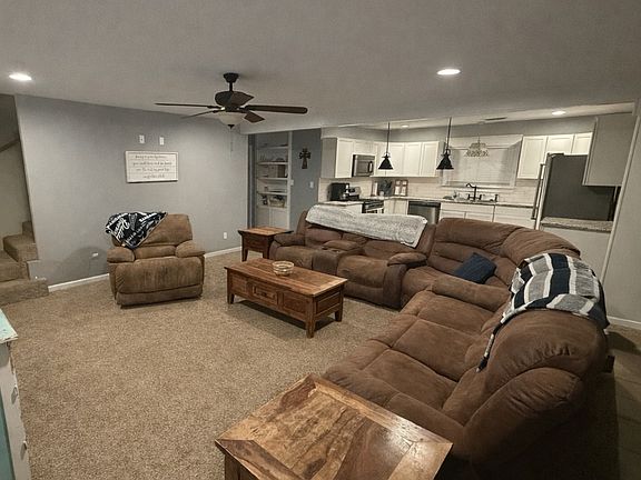2nd image of 903 S Calvin Ave