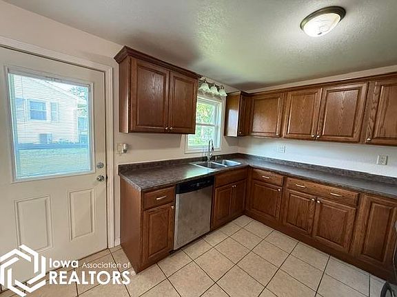 4th image of 705 S Harrison Pl