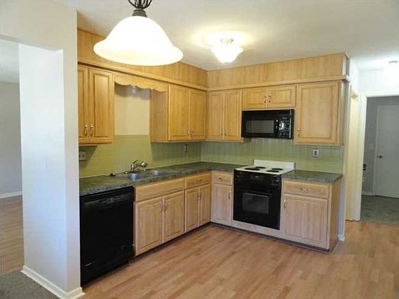 4th image of 1345 N Anna St