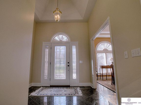 4th image of 505 Waldruh Dr