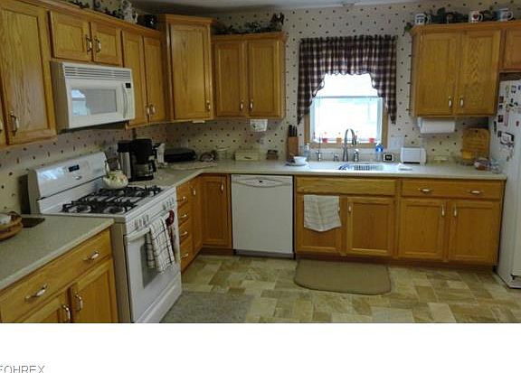 4th image of 1081 Jefferson St SE