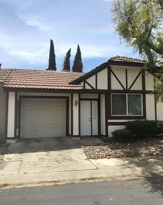 2nd image of 1758 Terrace Ln
