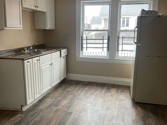 3rd image of 12526 Union Ave APT 1