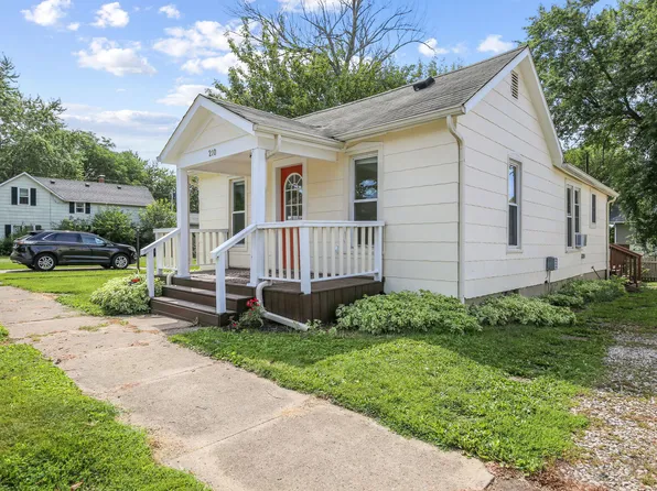 210 E Green St, Farmer City, IL 61842