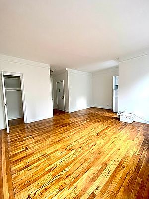4th image of 1066 1st Ave #C5