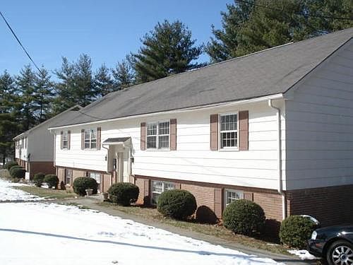 1st image of 440 Diamond Ave APT 2