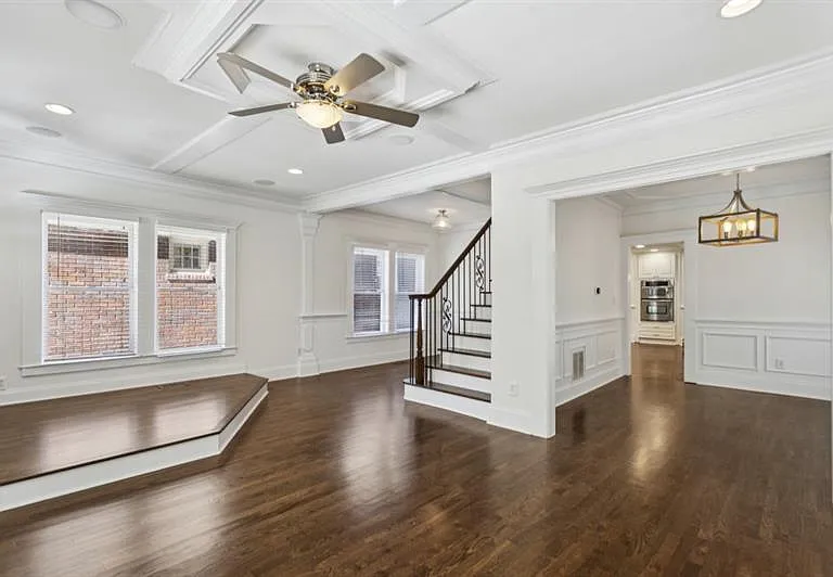 546 Highland Ave NE — Photo 11