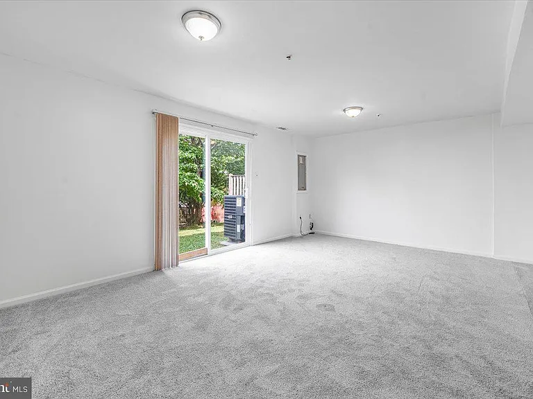 11304 Southlakes Dr — Photo 26