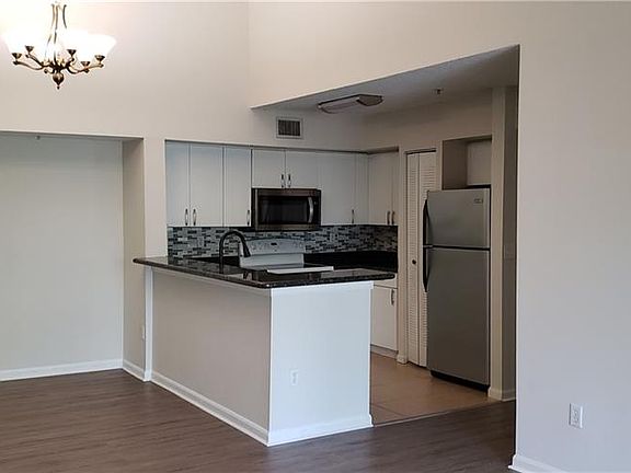 4th image of 1230 Wildwood Lakes Blvd #15-304
