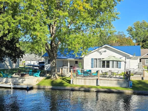 7180 S 165th, Wolcottville, IN 46795
