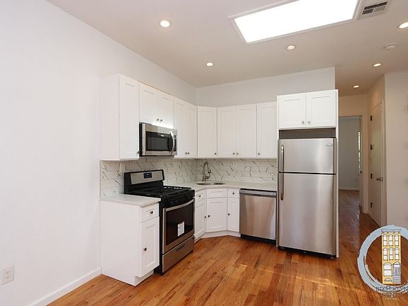 4th image of 494 Chauncey St #F2