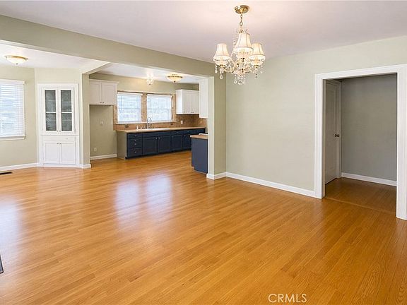 4th image of 232 E Weldon Ave