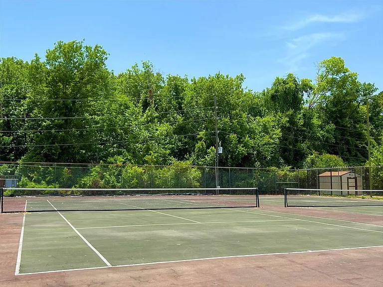 2130 Greenbriar Colony Dr — Photo 16