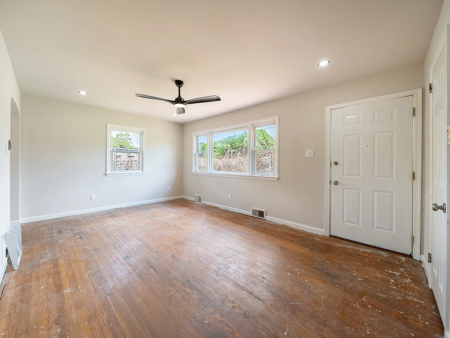 3 bed, $2,600 — Photo 2