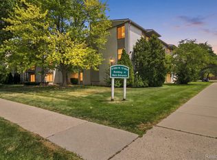 32005 W Twelve Mile Rd Unit 208, Farmington, MI 48334