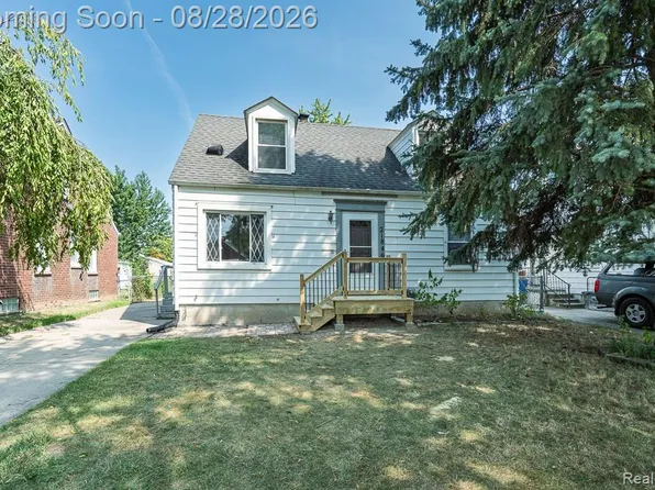 21846 Redmond Ave, Eastpointe, MI 48021
