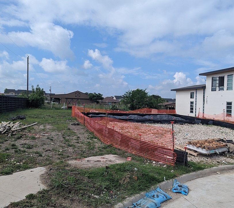2nd image of 3609 Sky Ridge Ln