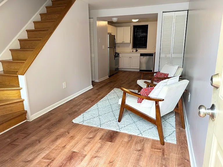 1211 Durst St — Photo 6