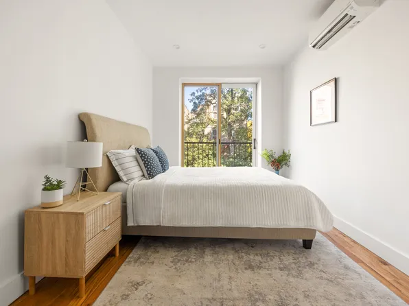 247 Mt Hope Place image 4 of 12