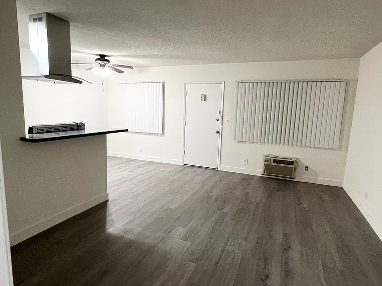 1031 Elm Ave #1 — Photo 8