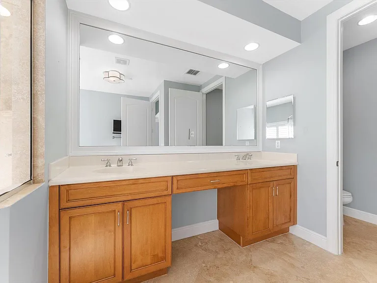 604 NE Francesca Ln — Photo 22