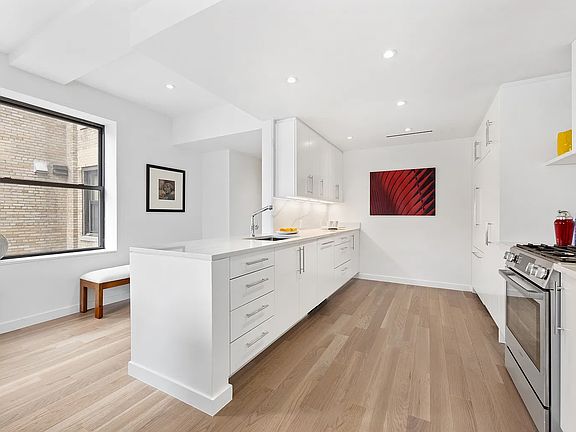 5th image of 23 E 74th St #12DE