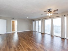 2121 Nicholasville Rd