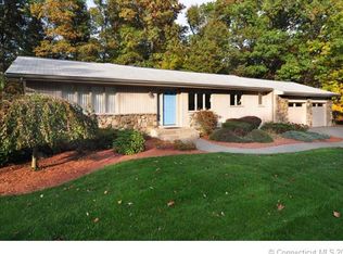 28 Summit Dr, Windsor, CT 06095