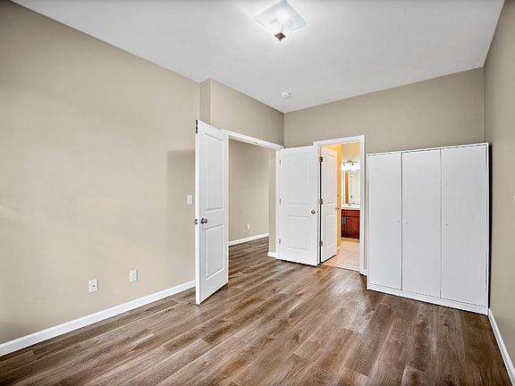 5th image of 19514 19th Avenue Ct E