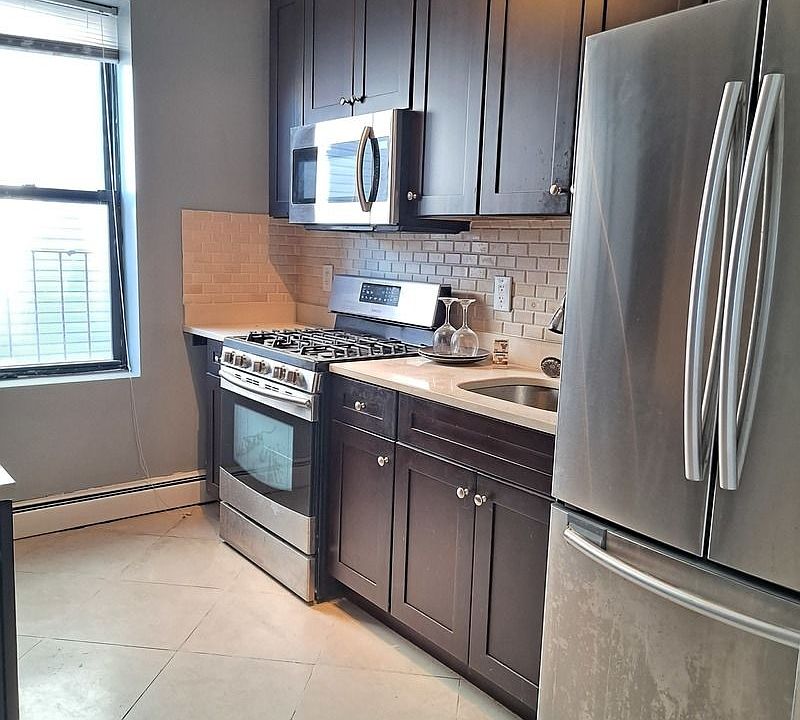 1st image of 635 Rogers Ave #2