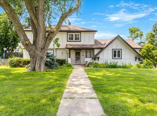 12206 Leavenworth Rd, Omaha, NE 68154