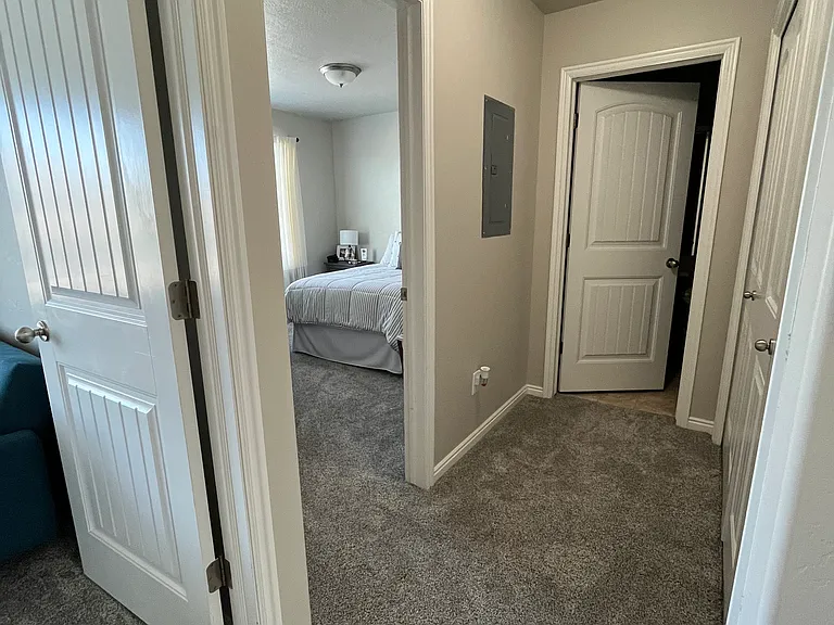 881 Berkeley Dr — Photo 34