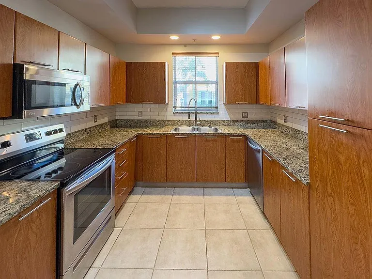 2322 Vintage Dr — Photo 41