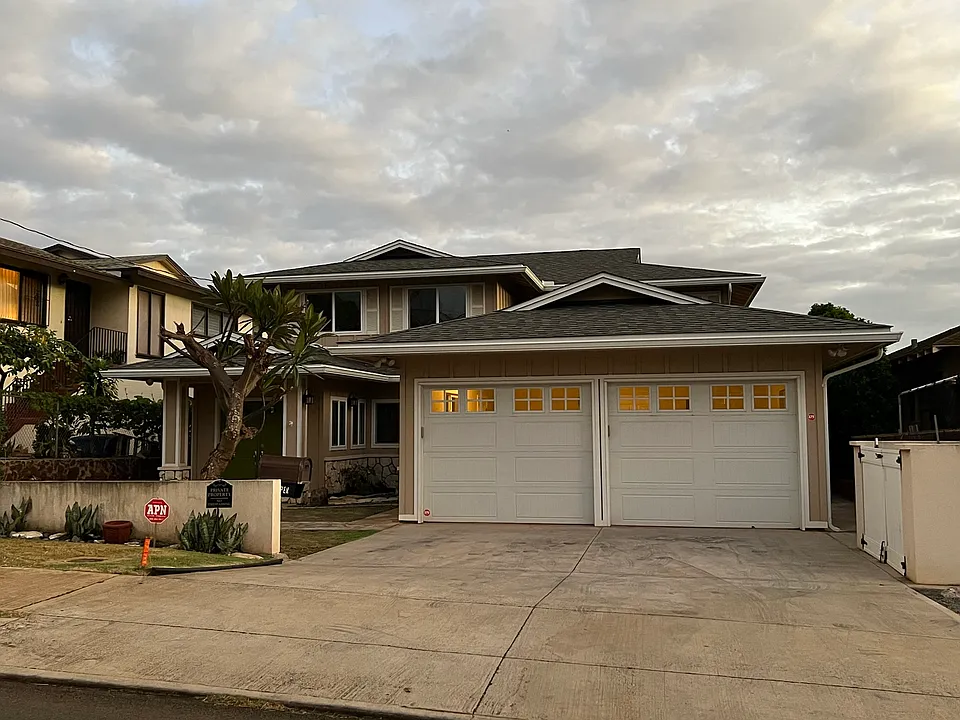 3563 Kilauea Ave