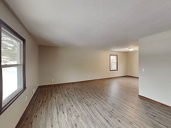 3rd image of 2782 Hilltop Ct