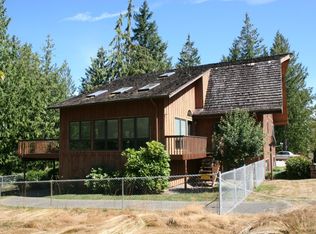 1305 E White Creek Dr, Port Angeles, WA 98362