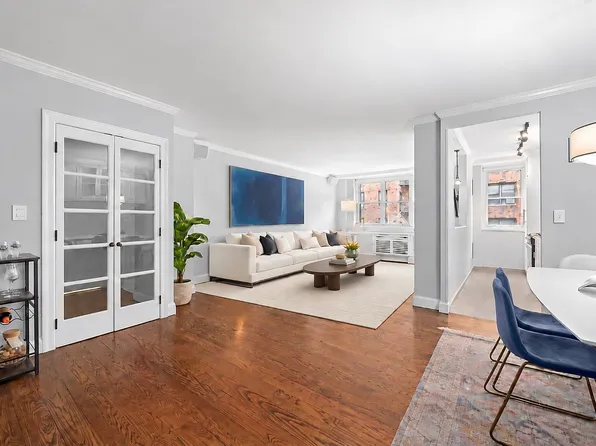 63 E 9th St APT 4R, New York, NY 10003